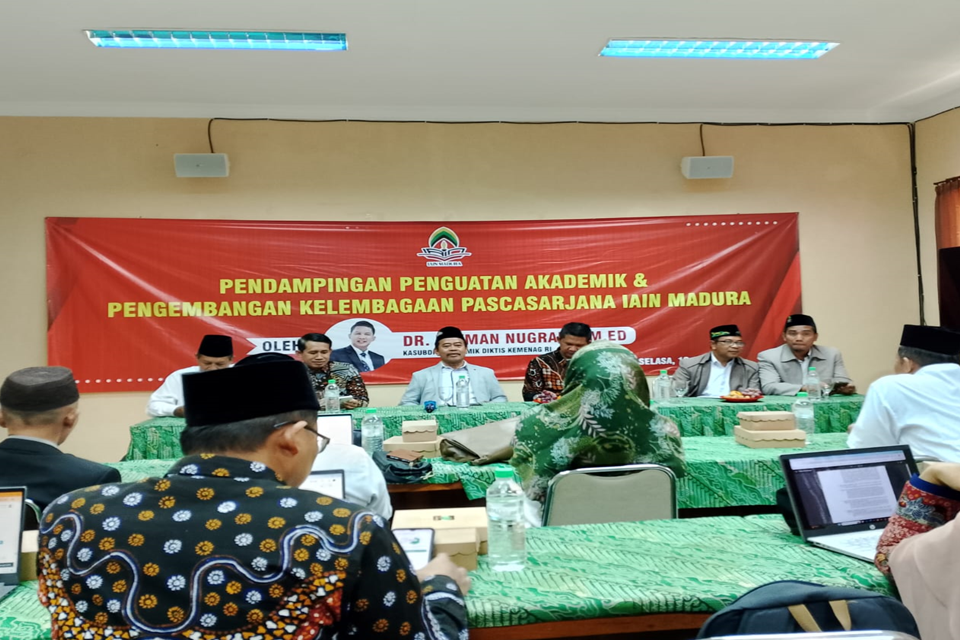KAPRODI MAGITER EKONOMI SYARIAH IKUTI KEGIATAN PENDAMPINGAN PENGUATAN AKADEMIK DAN PENGEMBANGAN KELEMBAGAAN PASCASARJANA IAIN MADURA